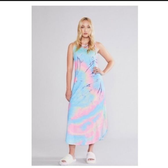 Dresses & Skirts - 🔥$5🔥TIE-DYE MAXI DRESS-NEW